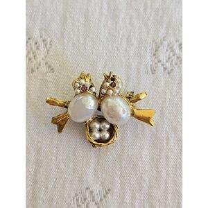 Vintage Classic Gold-Tone Faux Pearl Bird and Nest Brooch - Women’s Jewelry